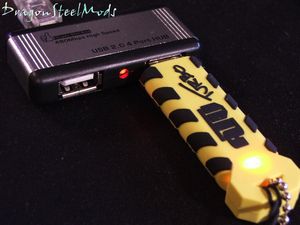 World's Smallest USB 2.0 4-Port Hub